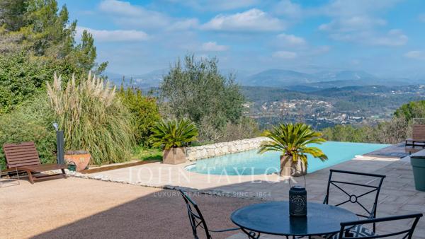Tourrettes - villa contemporaine avec vue panoramique
