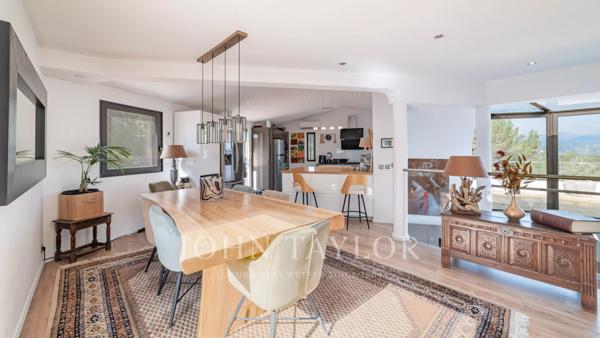 Tourrettes - villa contemporaine avec vue panoramique