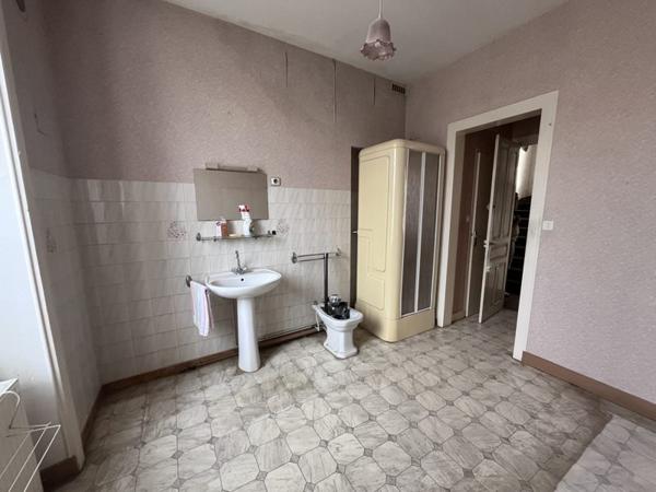 Maison 70 876 € Saint-Junien 5 p 113 m² DPE E