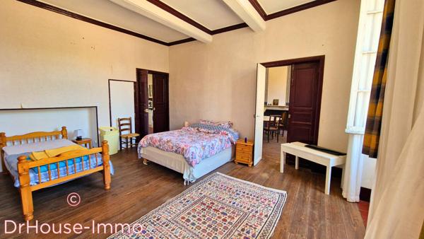 Maison à vendre 14 pièces de 560 m²