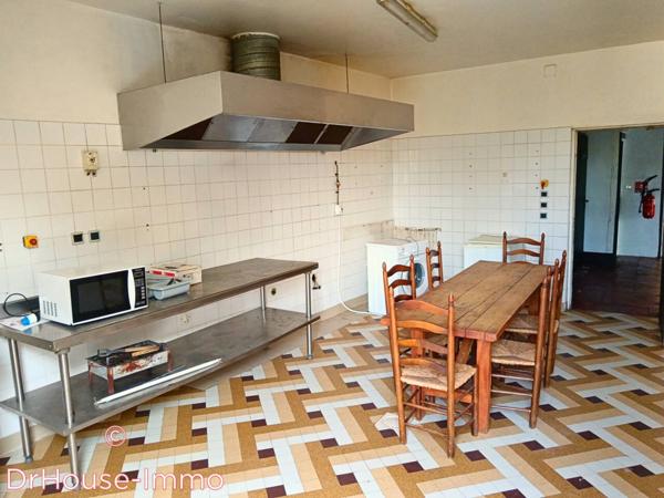 Maison à vendre 14 pièces de 560 m²
