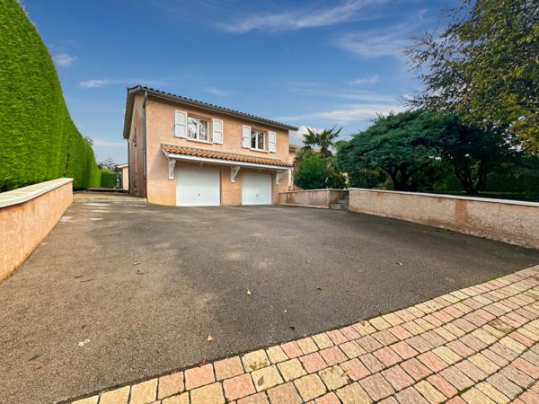 Trévoux (01600) À Vendre – Maison familiale avec grand terrain et piscine à Misérieux