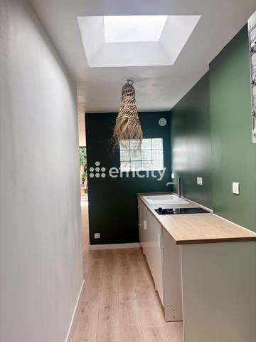 Appartement
         2 pièces
        - 47 m² 155 000 € *