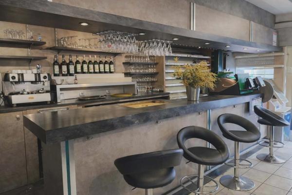 BAR – PETITE RESTAURATION – LICENCE IV – VENTE MURS LIBRES – CENTRE-VILLE REDON 35
