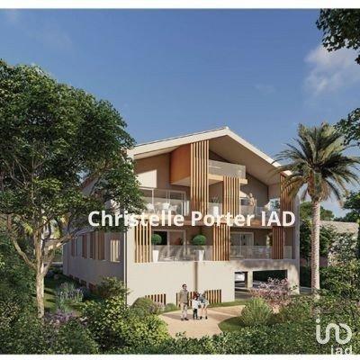 Appartement 3 pièces de 90 m² à Six-Fours-les-Plages (83140)