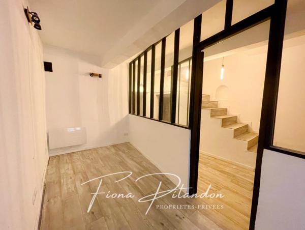 Maison de village avec terrasse, double caves et terrain de 200m2