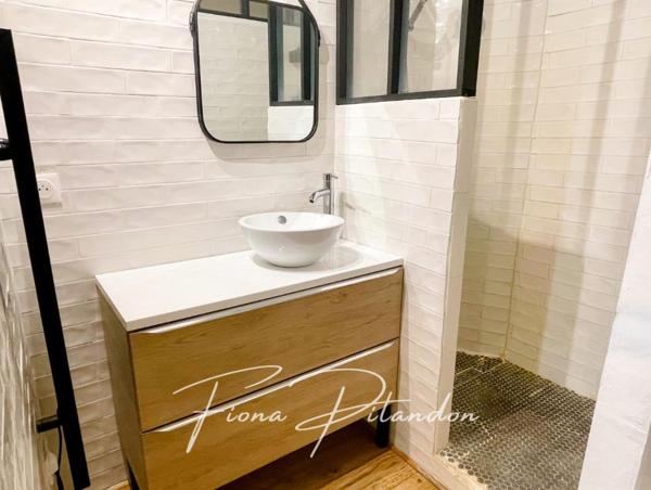 Maison de village avec terrasse, double caves et terrain de 200m2