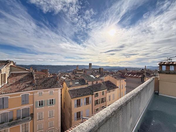 Appartement Grasse 5 pièce(s) 102 m2- Grasse centre, proche des commodités, Ascenseur, Terrasse et vue mer