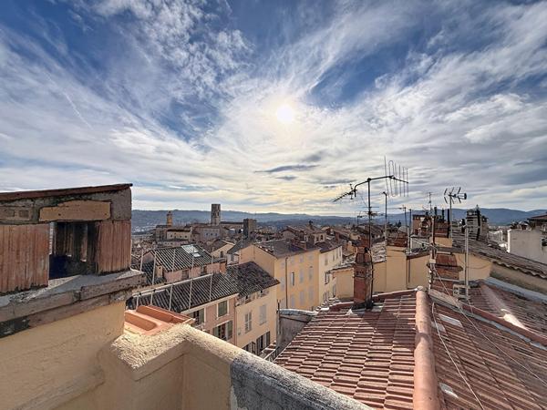 Appartement Grasse 5 pièce(s) 102 m2- Grasse centre, proche des commodités, Ascenseur, Terrasse et vue mer