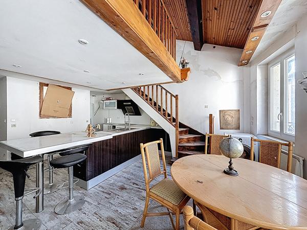 Appartement Grasse 5 pièce(s) 102 m2- Grasse centre, proche des commodités, Ascenseur, Terrasse et vue mer