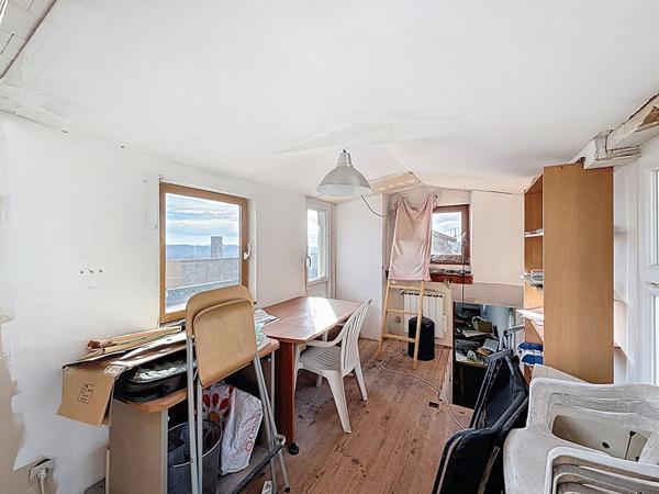 Appartement Grasse 5 pièce(s) 102 m2- Grasse centre, proche des commodités, Ascenseur, Terrasse et vue mer