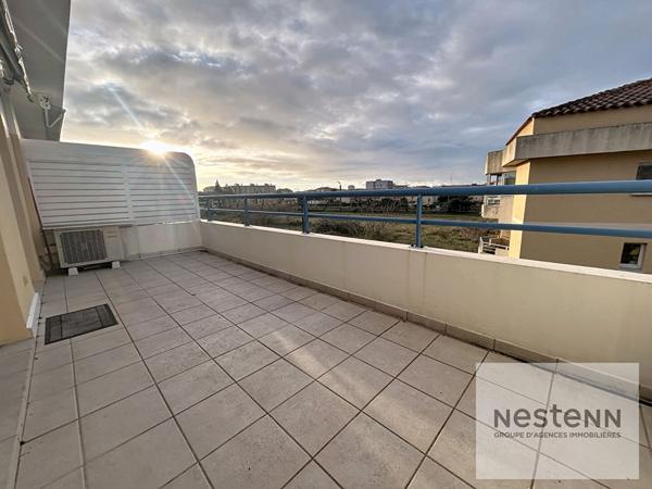 FREJUS PLAGE T3 EN DERNIER ETAGE ASCENSEUR - TERRASSE - 2 GARAGES