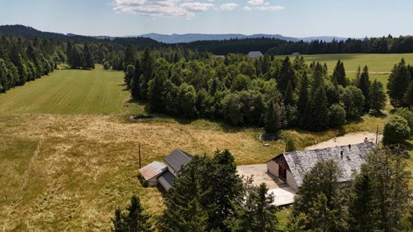 Propriete à vendre 15 pièces LE GRAND ABERGEMENT (01)