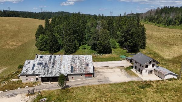 Propriete à vendre 15 pièces LE GRAND ABERGEMENT (01)