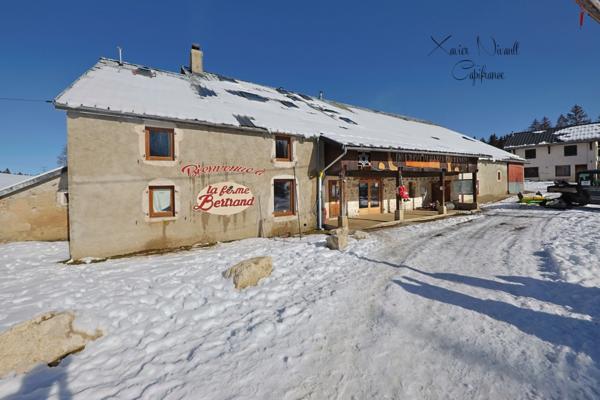 Propriete à vendre 15 pièces LE GRAND ABERGEMENT (01)