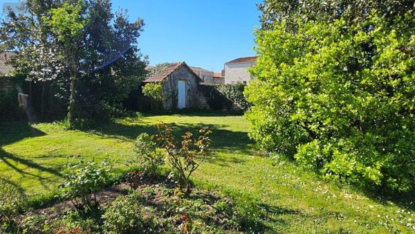 Propriété d'agrément à vendre à Nieulle-sur-Seudre en Charente-Maritime (17600), ref : Ref 02049