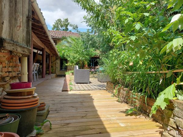 A vendre montauban. Maison de charme atypique, rénovée dans un esprit écologique, 7 pièces MONTAUBAN (82), 200m² habitables, jardin et dépendance