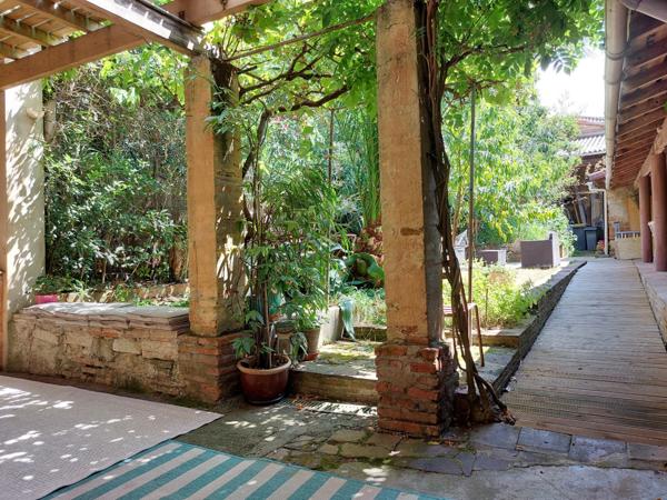 A vendre montauban. Maison de charme atypique, rénovée dans un esprit écologique, 7 pièces MONTAUBAN (82), 200m² habitables, jardin et dépendance