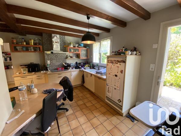 Maison 5 pièces de 145 m² à Les Herbiers (85500)