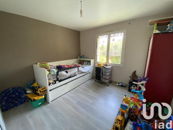 Maison 5 pièces de 145 m² à Les Herbiers (85500)