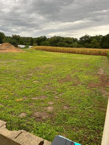 dernier très beau terrain constructible a 32.5  le m²dans un endroit calme à St Christophe enBresse