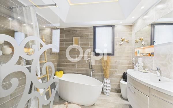 Maison à vendre    6 pièces •  Mandelieu-la-Napoule