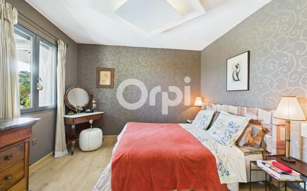 Maison à vendre    6 pièces •  Mandelieu-la-Napoule