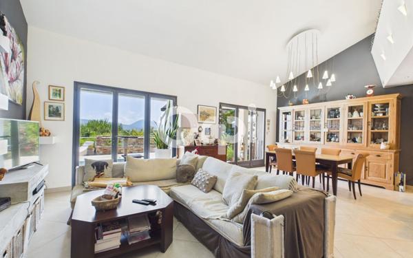 Maison à vendre    6 pièces •  Mandelieu-la-Napoule