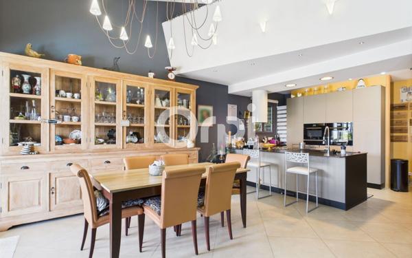 Maison à vendre    6 pièces •  Mandelieu-la-Napoule