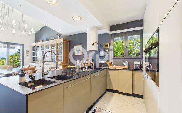 Maison à vendre    6 pièces •  Mandelieu-la-Napoule