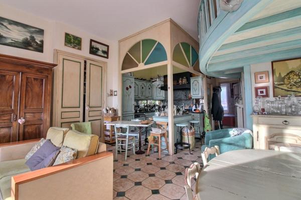 Place Ambroise Coutois - T2 bis traversant E/O, vue dégagée, charme, cave