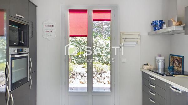 VILLA DE PLAIN PIED AVEC STUDIO ET PISCINE