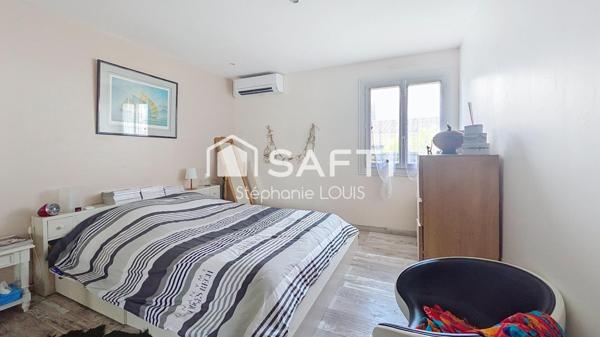 VILLA DE PLAIN PIED AVEC STUDIO ET PISCINE