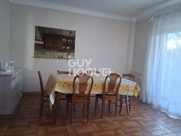 Maison de plain pied, 3 chambres, garage et jardin