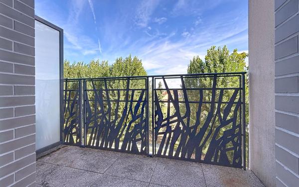 Appartement à vendre    2 pièces • 41,24 m2 Voisins-le-Bretonneux