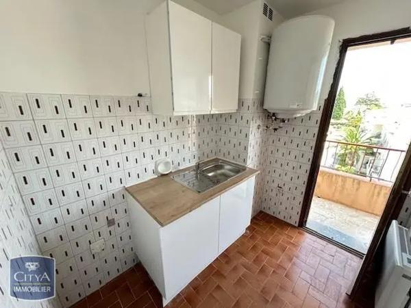 Appartement à louer 2 pièces 44m² Sanary-sur-Mer (83110)