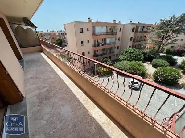 Appartement à louer 2 pièces 44m² Sanary-sur-Mer (83110)
