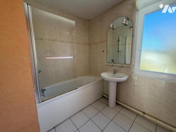 A VENDRE 56 VANNES EST APPARTEMENT T3 DE 65 m² AVEC GARAGE EN SOUS-SOL