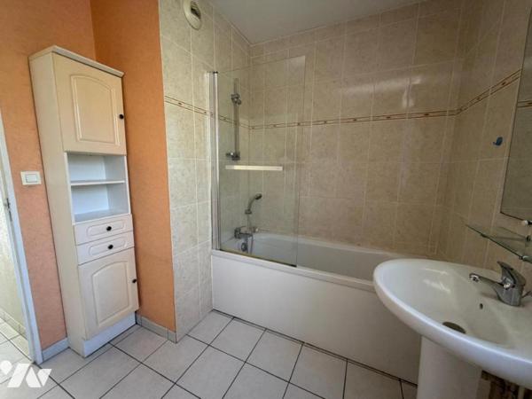 A VENDRE 56 VANNES EST APPARTEMENT T3 DE 65 m² AVEC GARAGE EN SOUS-SOL