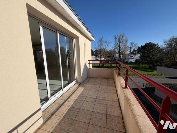A VENDRE 56 VANNES EST APPARTEMENT T3 DE 65 m² AVEC GARAGE EN SOUS-SOL