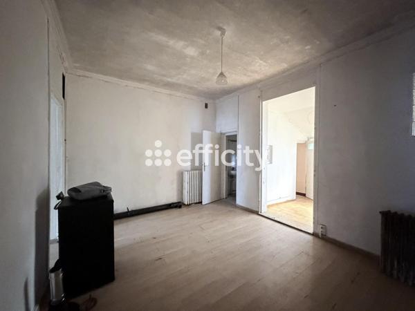 Maison
         6 pièces
        - 129 m² 65 900 € *