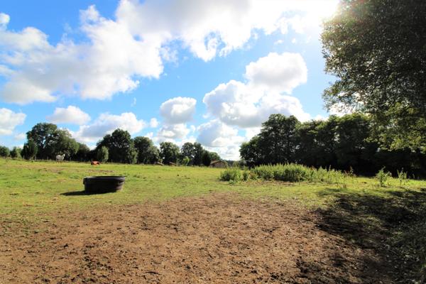 Terrain à vendre à Les Salles-Lavauguyon (87440) - Haute-Vienne
