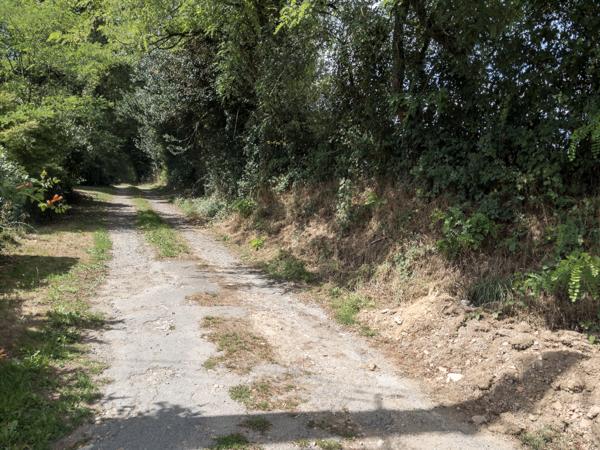 Terrain à vendre à Les Salles-Lavauguyon (87440) - Haute-Vienne