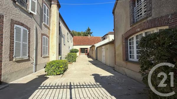 Maison à vendre  14 pièces - 674,02 m2 VERON - 89