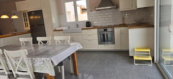 villa plein pied spacieuse et moderne 3 chambres piscine 125 m2