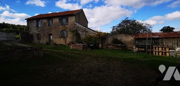 Ensemble bâtiments agricoles avec terrain