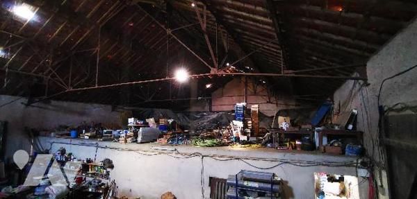 Ensemble bâtiments agricoles avec terrain