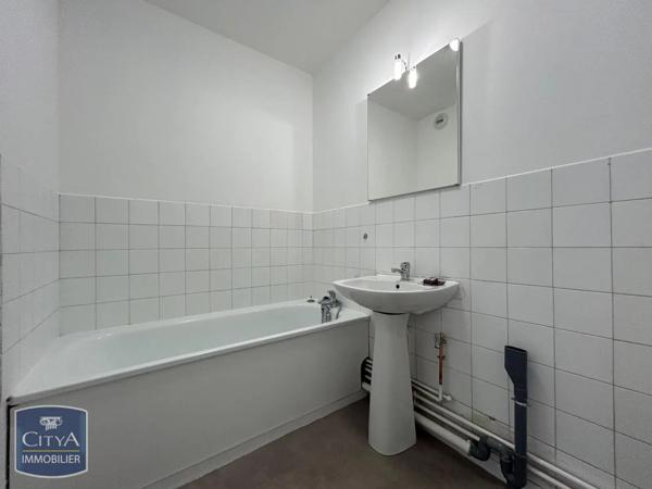 Appartement à louer 2 pièces 48.45m² Mâcon (71000)