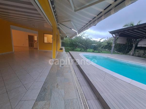 Maison à vendre 5 pièces MACOURIA (973)