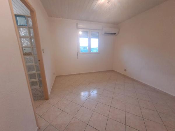 Maison à vendre 5 pièces MACOURIA (973)